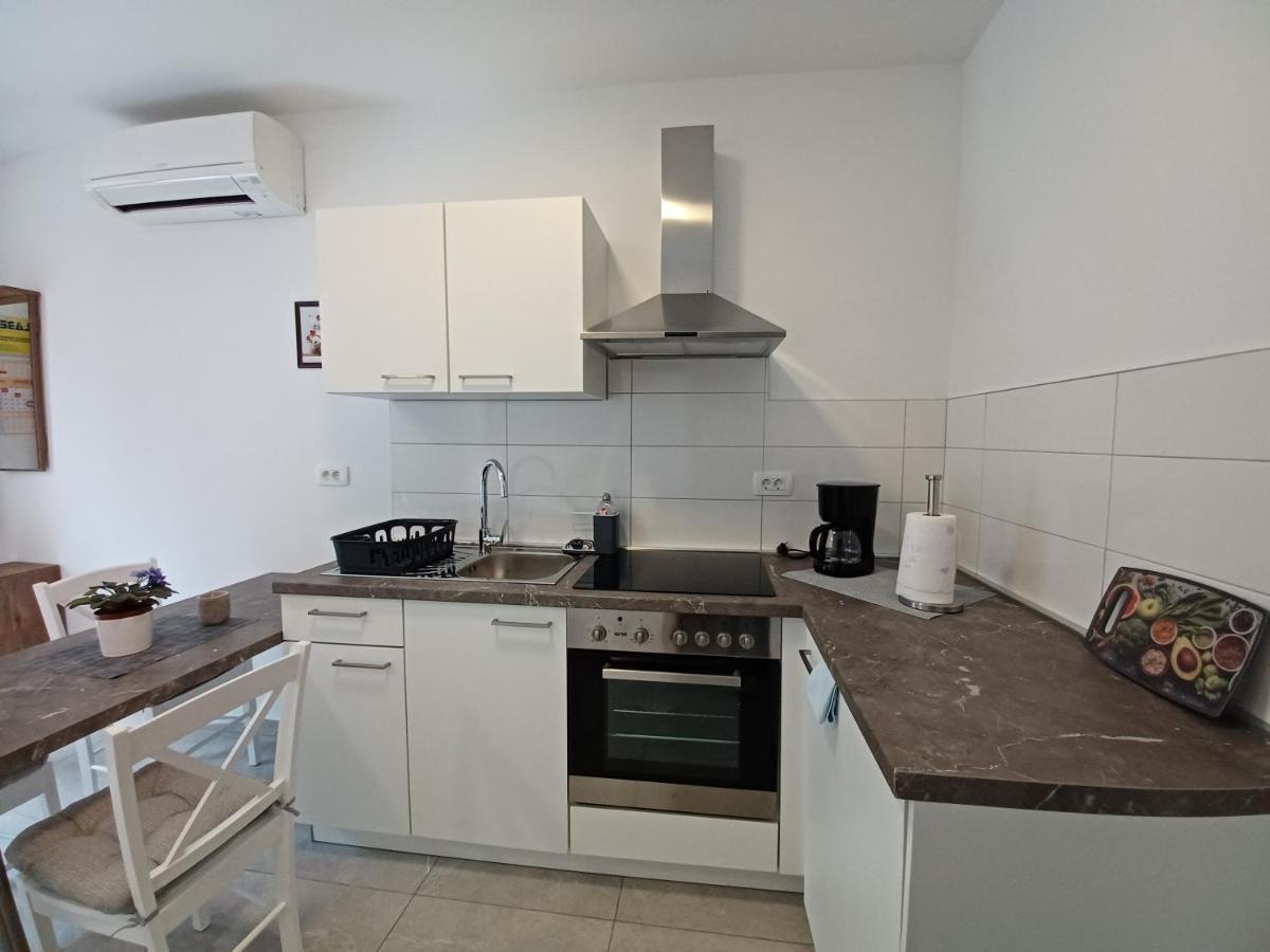 Apartments Leon 1 Novigrad  Exterior photo
